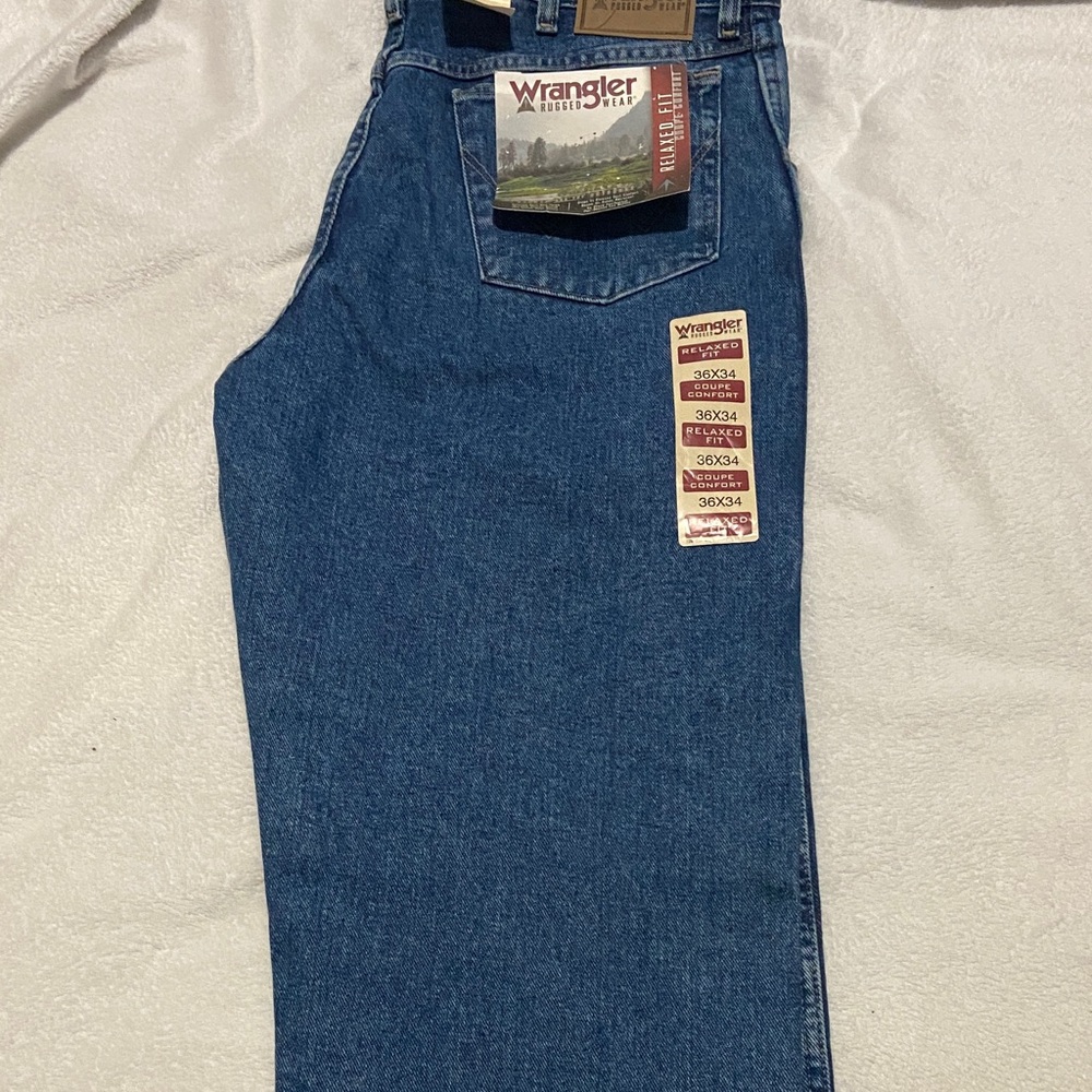 Wrangler Relaxed Fit Denim Jeans in Classic Blue